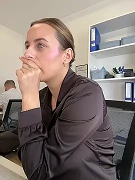 Hii Lolla online show from 04.20.26