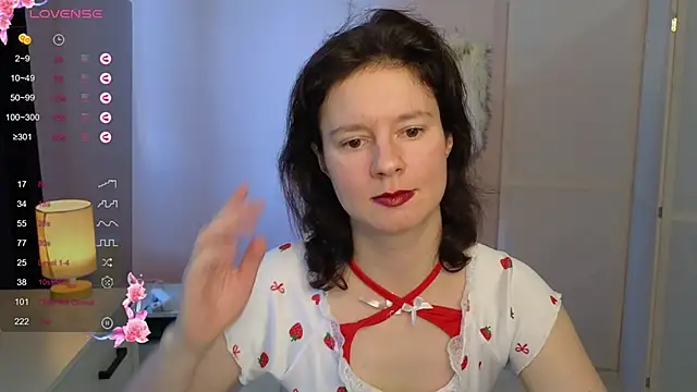 Snapshot of Dana_Magicall chatting on 10.08.25 Dana Magicall online show from 10.08.25