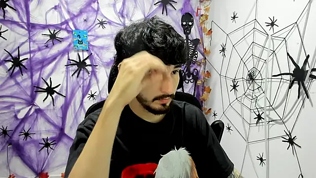 Snapshot of DmitriSanders chatting on 11.16.25 DmitriSanders online show from 11.16.25