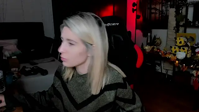 Lisaonthemoon online show from 09.30.25