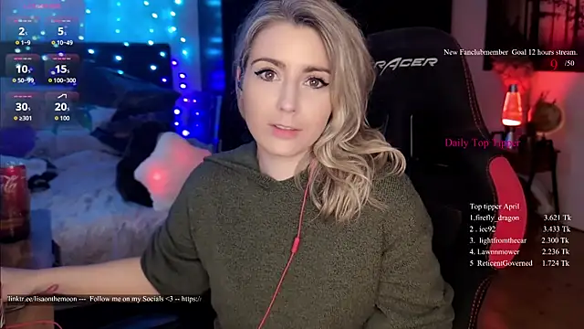 Snapshot of Lisaonthemoon chatting on 04.24.26 Lisaonthemoon online show from 04.24.26