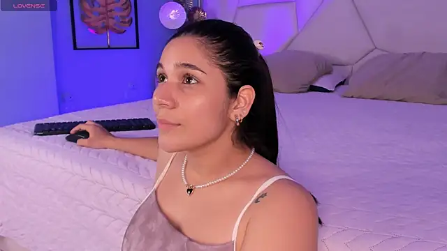 bellaa becca online show from 11.28.25