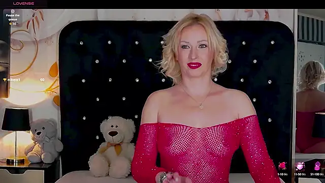 OliviaShaw23 online show from 10.19.25