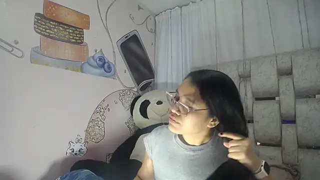 Snapshot of KEYRA-MILLER- chatting on 02.03.26 KEYRA-MILLER- online show from 02.03.26