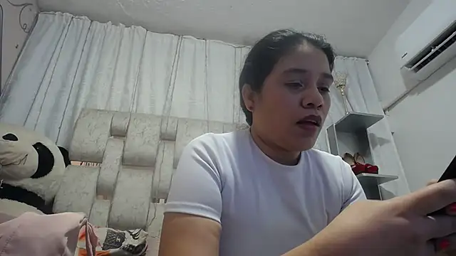 Snapshot of KEYRA-MILLER- chatting on 02.16.26 KEYRA-MILLER- online show from 02.16.26