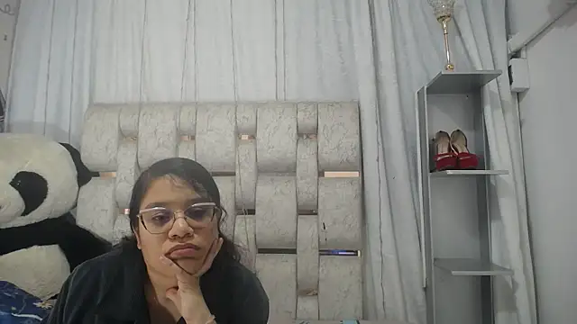 Snapshot of KEYRA-MILLER- chatting on 02.27.26 KEYRA-MILLER- online show from 02.27.26