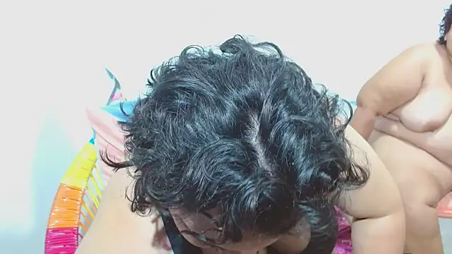 Snapshot of big_small_h0rny_ chatting on 10.16.25 big small h0rny online show from 10.16.25