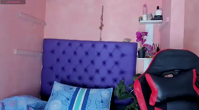 Cloeandtyfanny online show from 12.15.24
