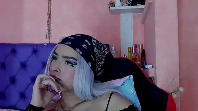 Cloeandtyfanny online show from 01.07.25