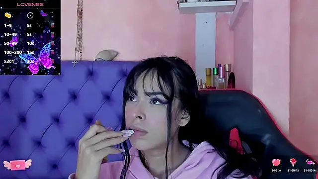 Cloeandtyfanny online show from 01.09.25