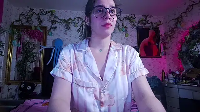 Elizabeth77  online show from 02.22.25