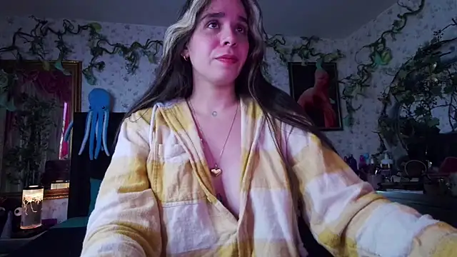 Elizabeth77  online show from 10.13.25