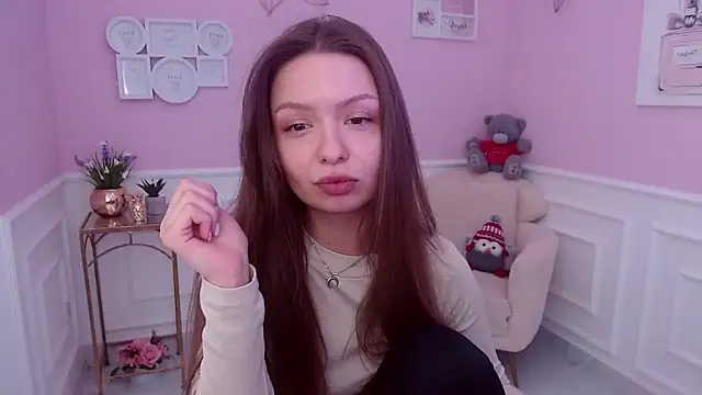 LucySkilar online show from 02.11.25