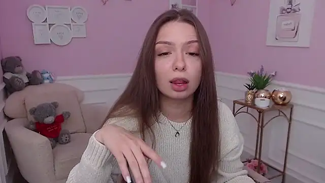 LucySkilar online show from 11.02.25