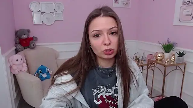 LucySkilar online show from 01.19.26