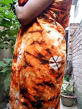 Snapshot of Sexy_rosyyyy chatting on 10.28.25 Sexy rosyyyy online show from 10.28.25