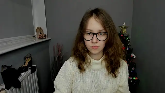 Snapshot of AfinaCutie chatting on 01.03.25 AfinaCutie online show from 01.03.25
