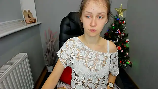 Snapshot of AfinaCutie chatting on 01.13.25 AfinaCutie online show from 01.13.25