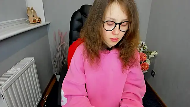 Snapshot of AfinaCutie chatting on 01.16.25 AfinaCutie online show from 01.16.25