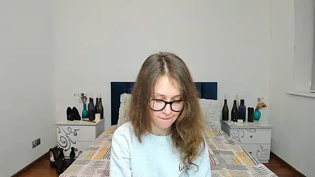 Snapshot of AfinaCutie chatting on 01.21.25 AfinaCutie online show from 01.21.25