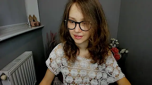 Snapshot of AfinaCutie chatting on 01.30.25 AfinaCutie online show from 01.30.25