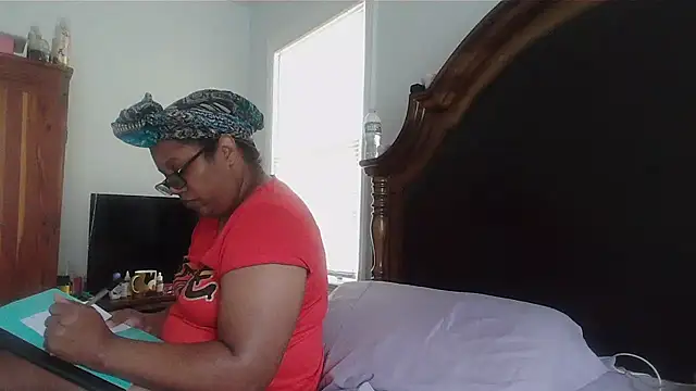 ebonyred online show from 10.10.25