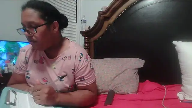 ebonyred online show from 04.07.26