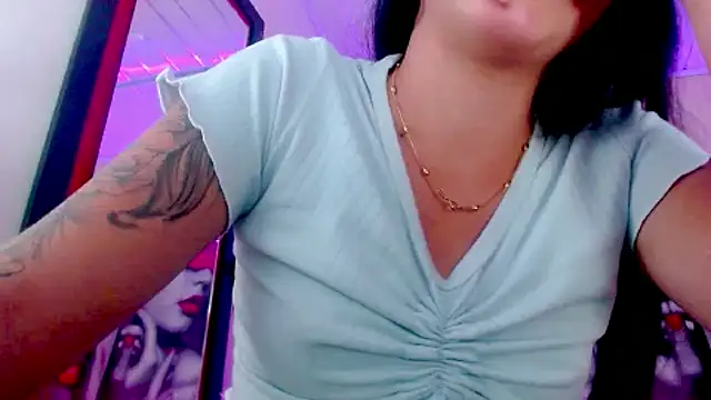 Snapshot of sylvana_19 chatting on 01.12.25 sylvana 19 online show from 01.12.25