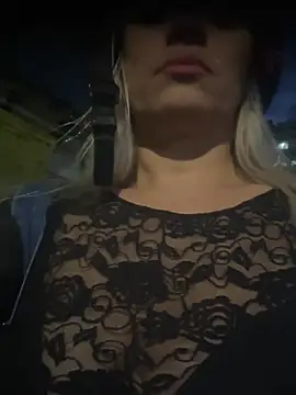 nicole valencia  online show from 03.08.25