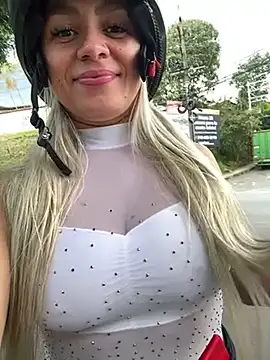 nicole valencia  online show from 03.09.25