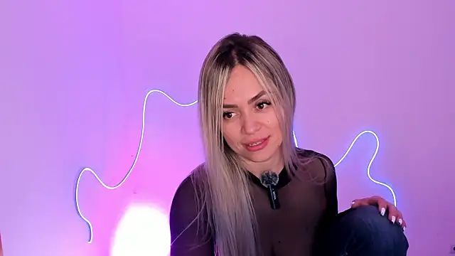 nicole valencia  online show from 11.25.25