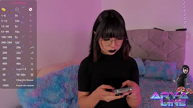 arysUwU online show from 10.25.25