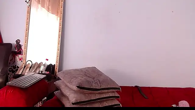 Snapshot of Tamararios chatting on 03.22.25 Tamararios online show from 03.22.25