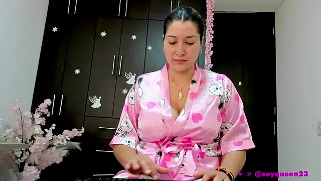 Soyqueen online show from 01.23.25
