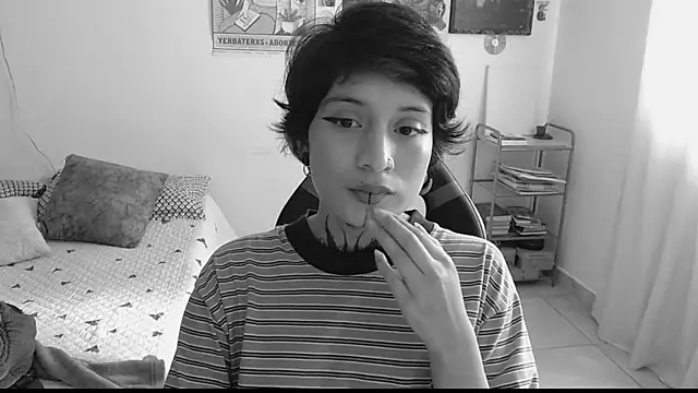 Snapshot of _Apola_77 chatting on 02.04.25 Apola 77 online show from 02.04.25