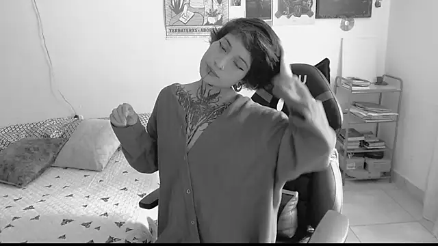 Snapshot of _Apola_77 chatting on 02.05.25 Apola 77 online show from 02.05.25