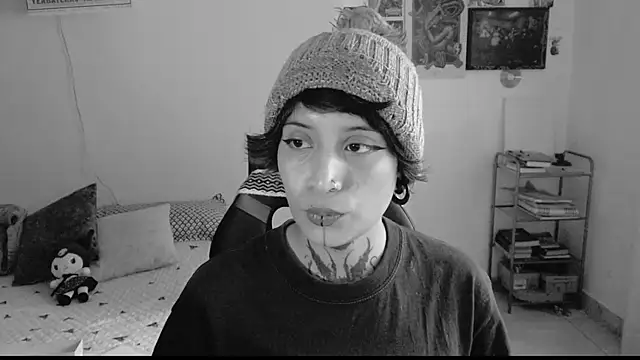 Snapshot of _Apola_77 chatting on 02.15.25 Apola 77 online show from 02.15.25