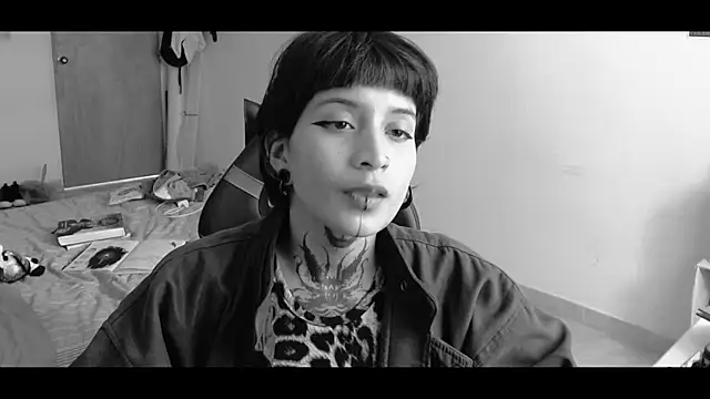 Snapshot of _Apola_77 chatting on 03.21.25 Apola 77 online show from 03.21.25