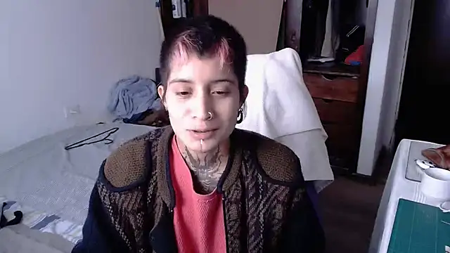 Snapshot of _Apola_77 chatting on 10.04.25 Apola 77 online show from 10.04.25