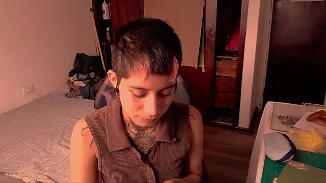 Snapshot of _Apola_77 chatting on 10.05.25 Apola 77 online show from 10.05.25