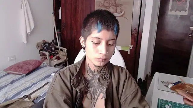 Snapshot of _Apola_77 chatting on 10.11.25 Apola 77 online show from 10.11.25