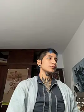 Snapshot of _Apola_77 chatting on 10.13.25 Apola 77 online show from 10.13.25