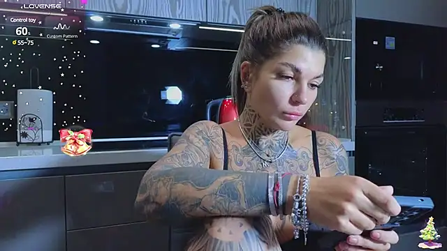 tattooedBabyy online show from 01.02.25