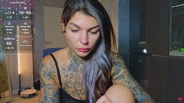 tattooedBabyy online show from 03.04.25