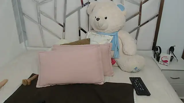 celestesouzalatin online show from 07.18.26