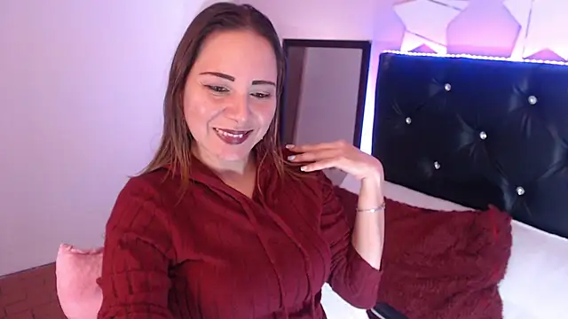 camila delarosa online show from 10.28.25