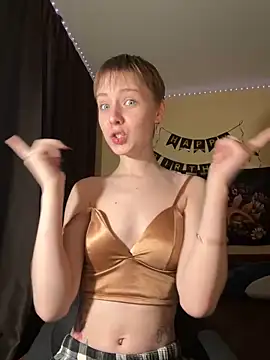 Snapshot of Crayzy_Luv chatting on 02.28.25 Crayzy Luv online show from 02.28.25