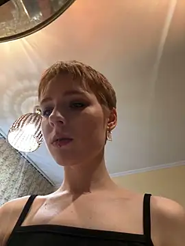 Snapshot of Crayzy_Luv chatting on 03.07.25 Crayzy Luv online show from 03.07.25