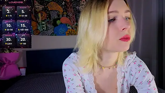 Snapshot of Crayzy_Luv chatting on 03.16.26 Crayzy Luv online show from 03.16.26