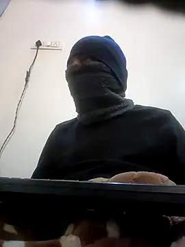 Snapshot of uttam19 chatting on 12.16.24 uttam19 online show from 12.16.24